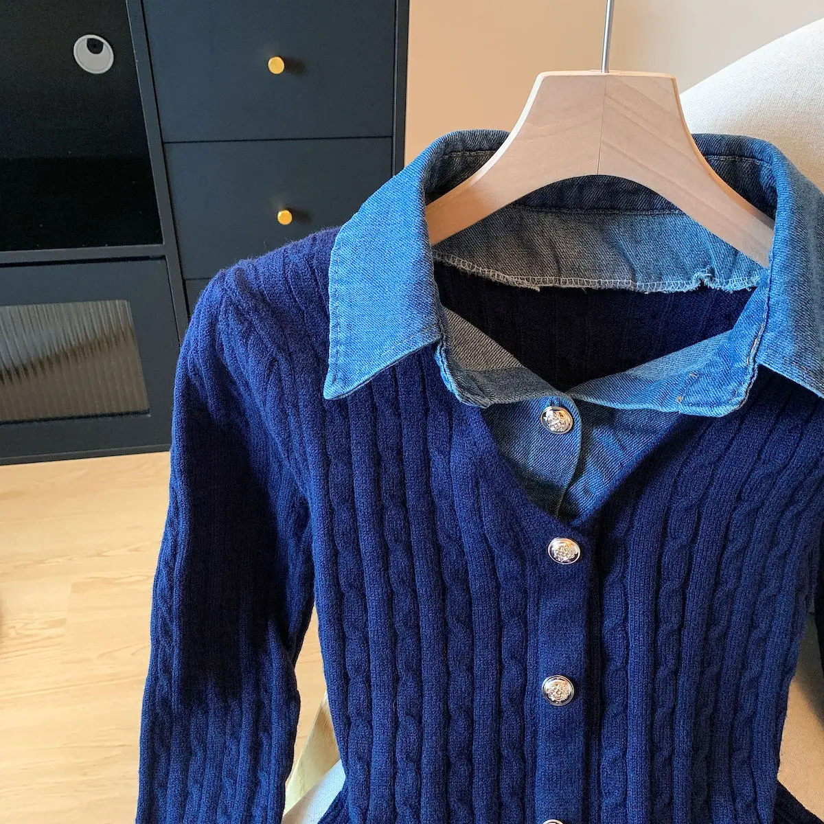 ブルーポロカラーアパレル レディースニットセーター インナーショートトップ フェイクツーピーススタイル 秋冬新作 カレッジスタイル