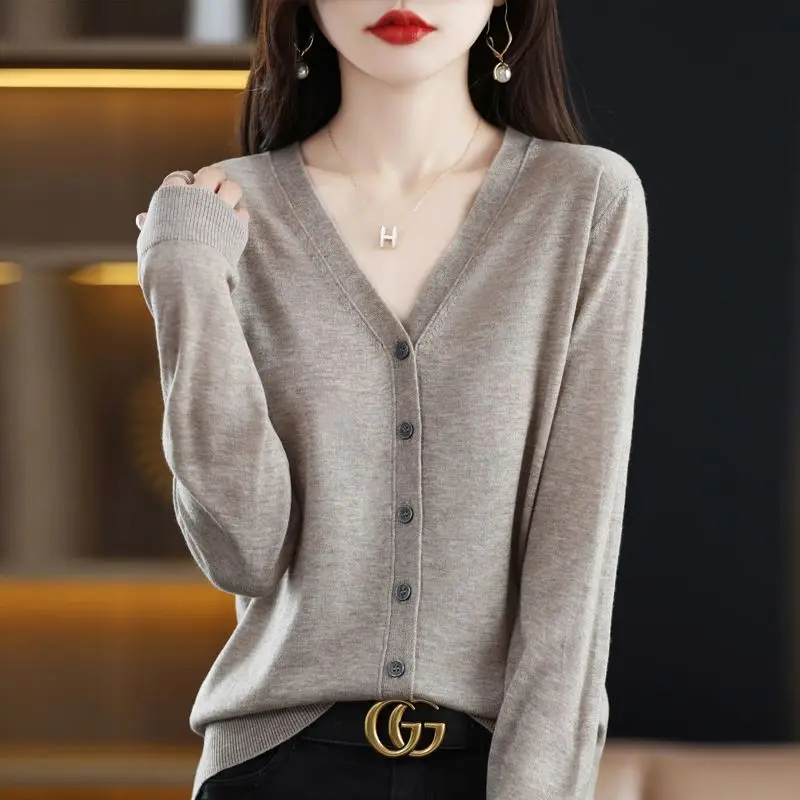 2023 Autumn Women's New Fashion Style Long Sleeve Knitted Cardigan Thin Loose Air Conditioned V-neck Versatile Comfortable Top