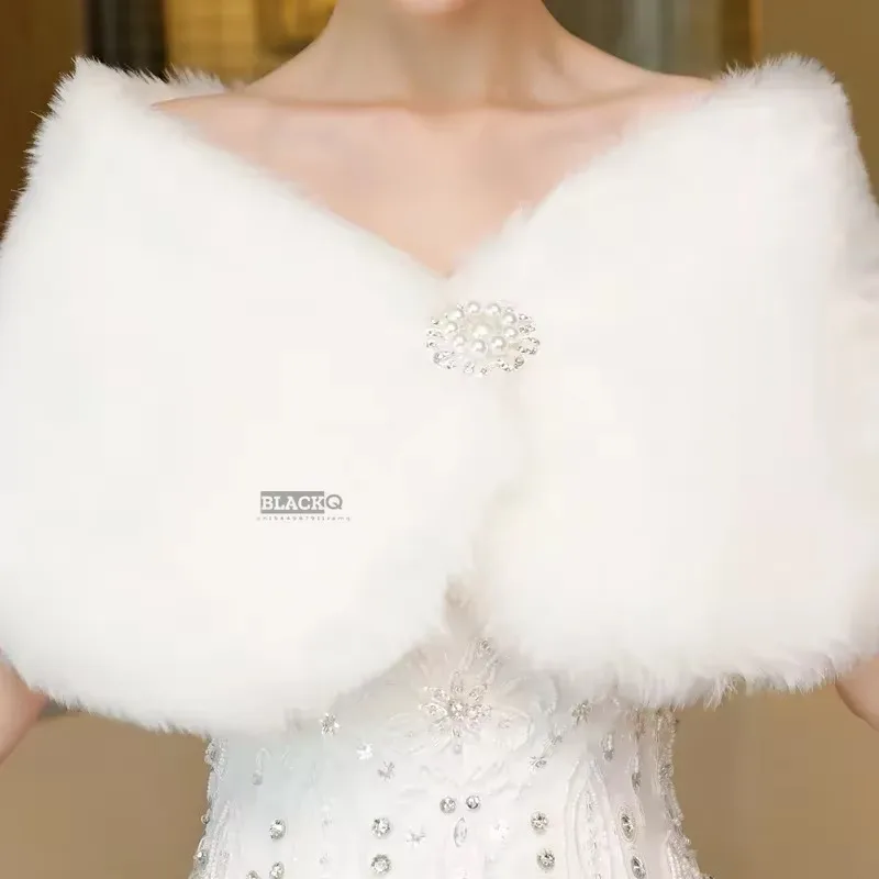 Eleganckie damskie kurtki ślubne białe czarne akcesoria ze sztucznego futra szal ślubny okłady peleryna zimowy wieczorowy płaszcz imprezowy — zdjęcie 5