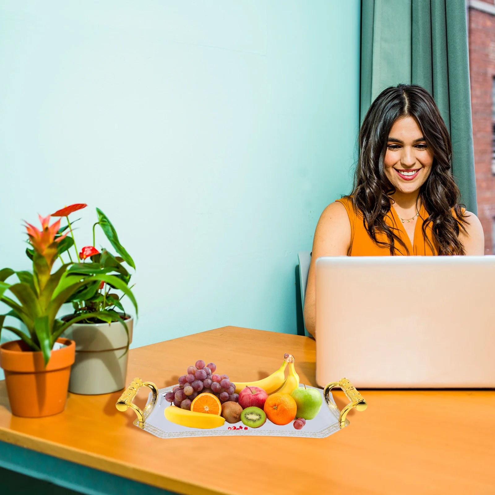 

Stainless Steel Fruit Tray European Style Snack Serving Plate for Desserts Cakes Candies Dry Fruits Home Kitchen Decorative