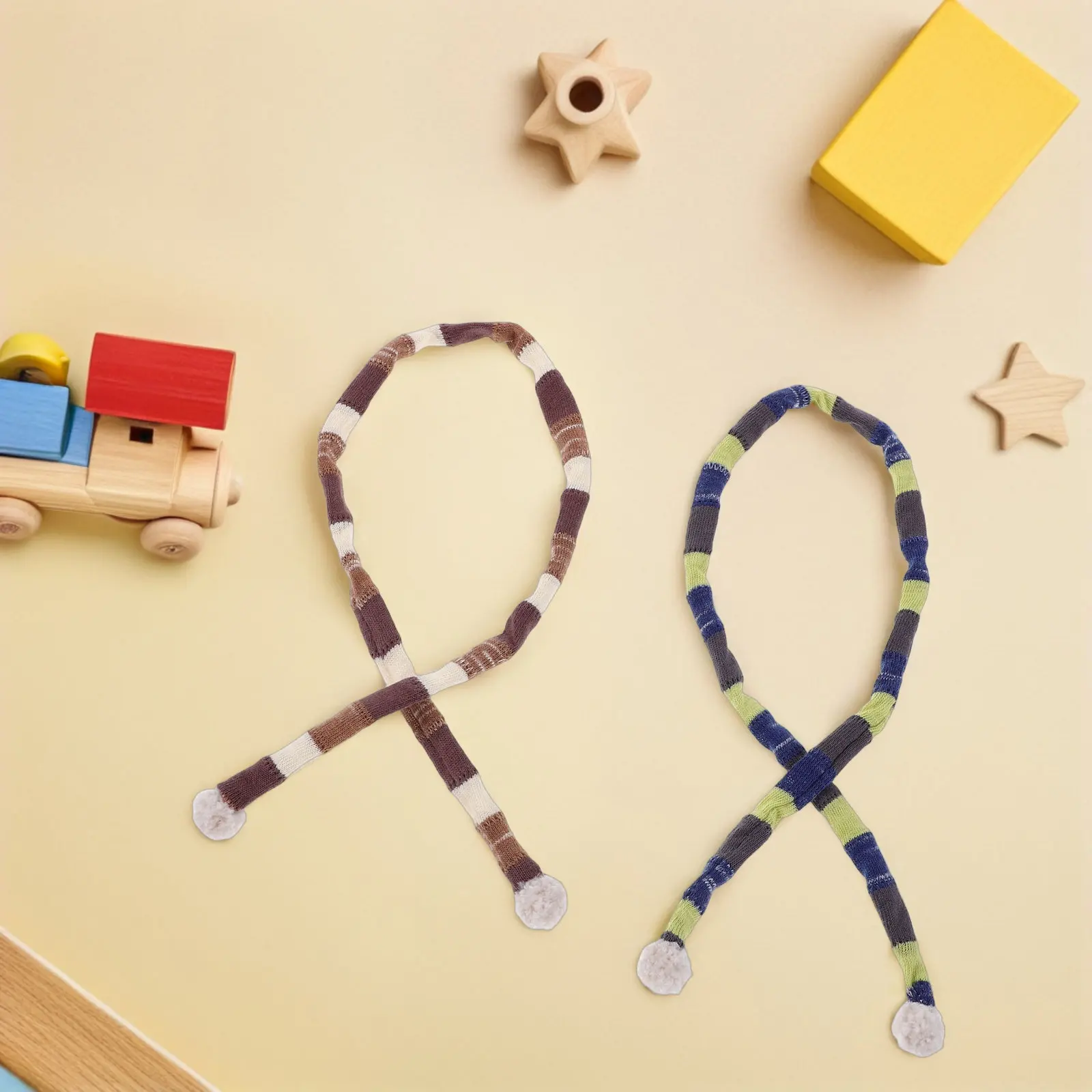 

2 шт. мини-шарфы с вязаным полосатым узором, зимний декор для рукоделия, маленький аксессуар, уютный, модный, с помпонами по краю