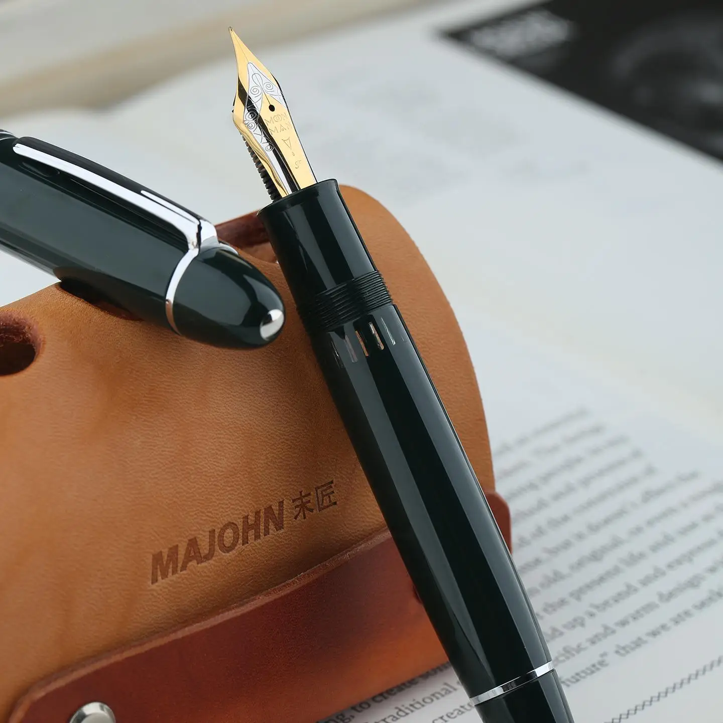 MAJOHN Final Craftsman P141 Pen Metal Copper Piston Ink Absorption 8 # 40 Sun Tip, Dual Color Pen Tip Lightweight Resin Pen Body