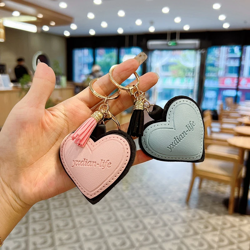 Pink Heart shaped Leather Car Keychain Personalized Men's and Women's Bag Pendant Pendant Face Exquisite Keychain