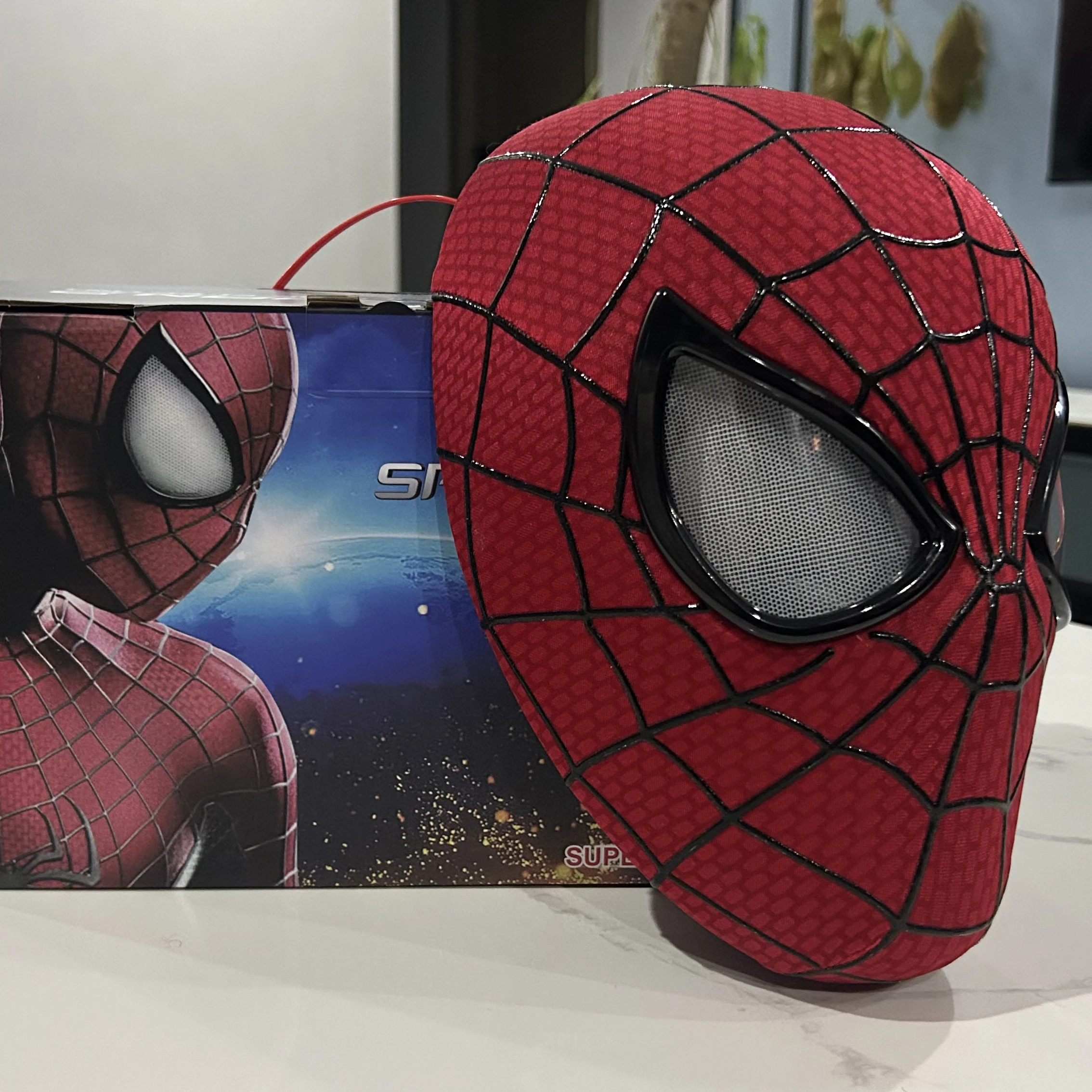 Nuovo The Amazing Spider-Man copricapo maschera mobile casco anello elettrico controllo occhio luminoso collezione Cosplay modello giocattolo regalo per bambini