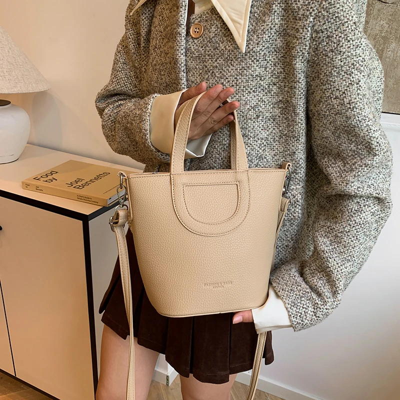 

Женская роскошная кожаная сумка через плечо, модная классическая сумка через плечо, элегантная дизайнерская сумка для повседневного пригородного стиля