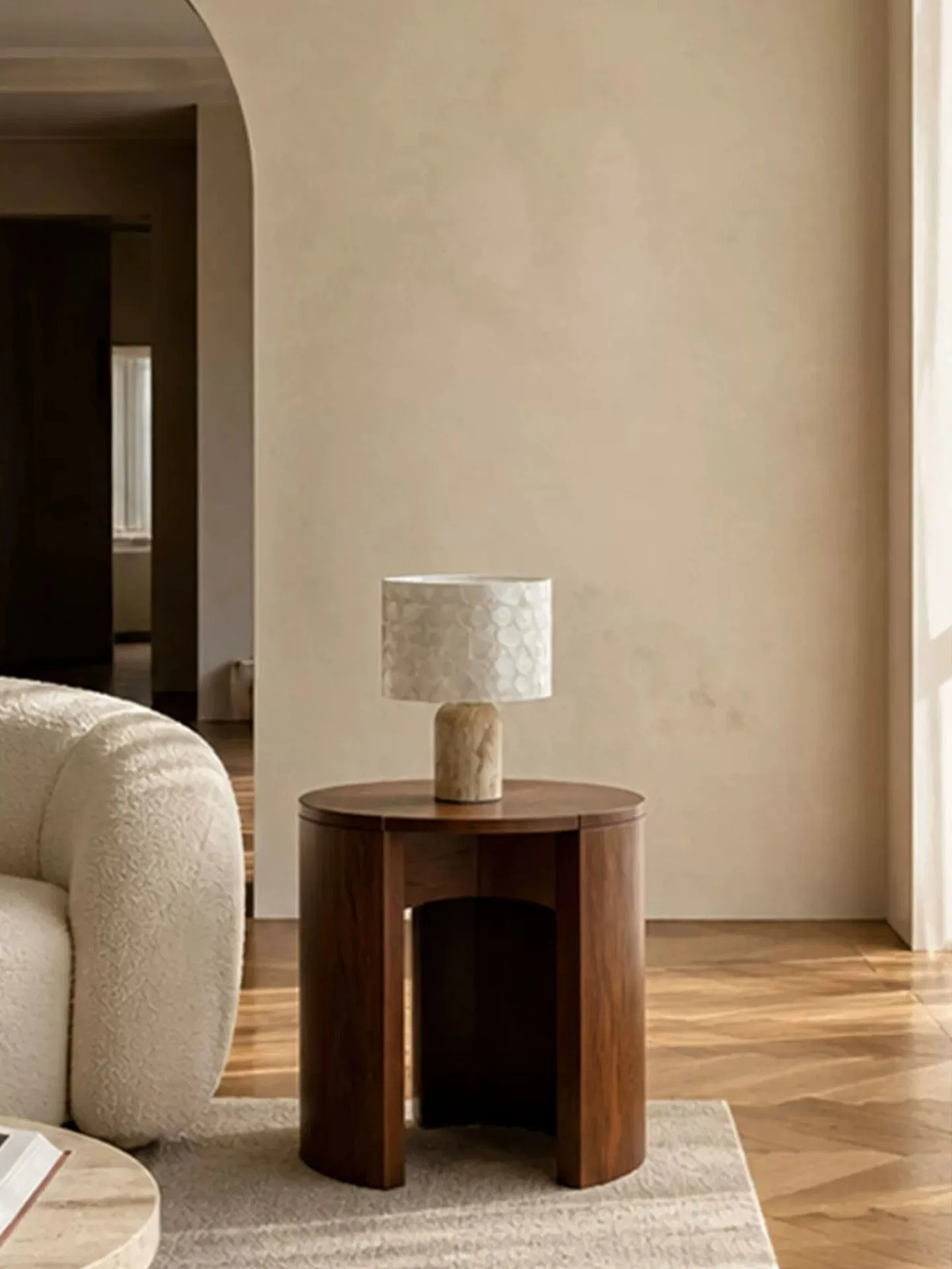 French Shell Shade Table Lamp Natural Yellow Travertine Rechargeable Lamp Soft Ambient Lighting Bedroom Dining Table Decoration