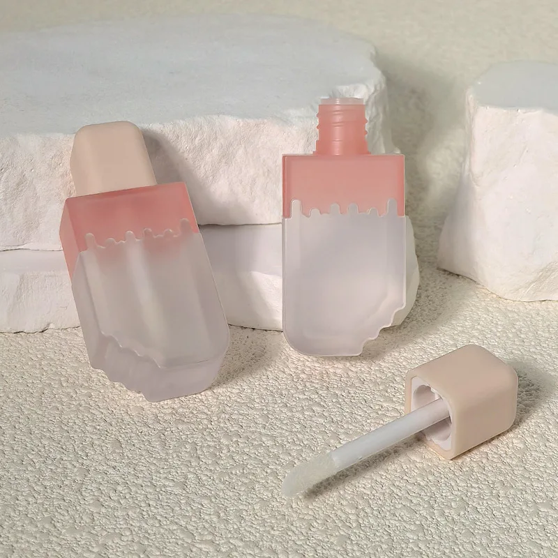 

30pcs 5ml Empty Ice Cream Lip Gloss Tube DIY Plastic Lipgloss Tube Transparent/Blue/Pink Lip Gloss Cosmetic Container