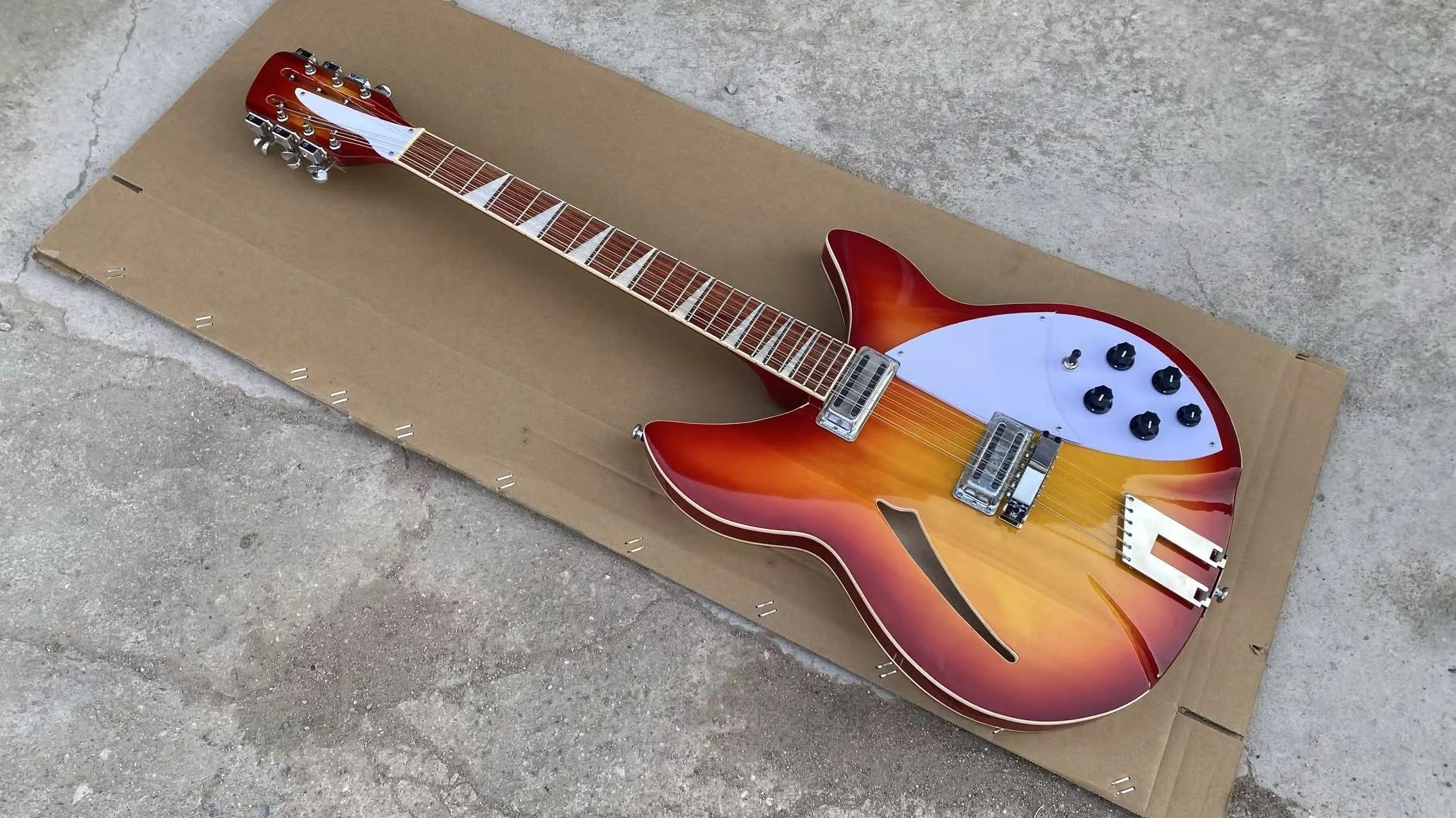 12 String Trapeze Tailpiece 360 Electric Guitar Cherry Burst Semi Hollow Body with White Pick-guard Quality Guitarra