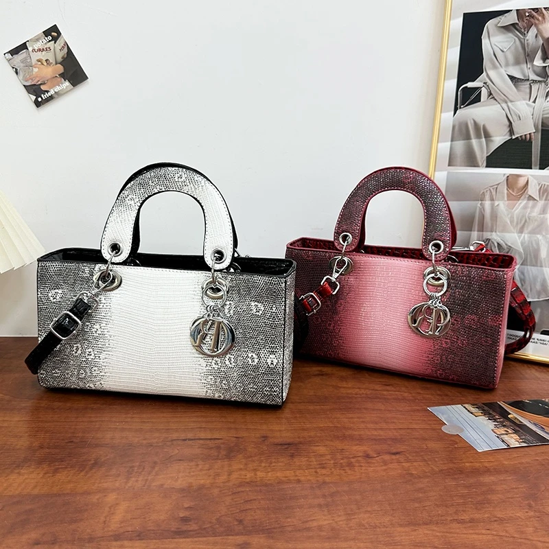 

New Fashion Zipper Shoulder Bag Popular Classic Crossbody Bag For Women Elegant Design Portable Handbag