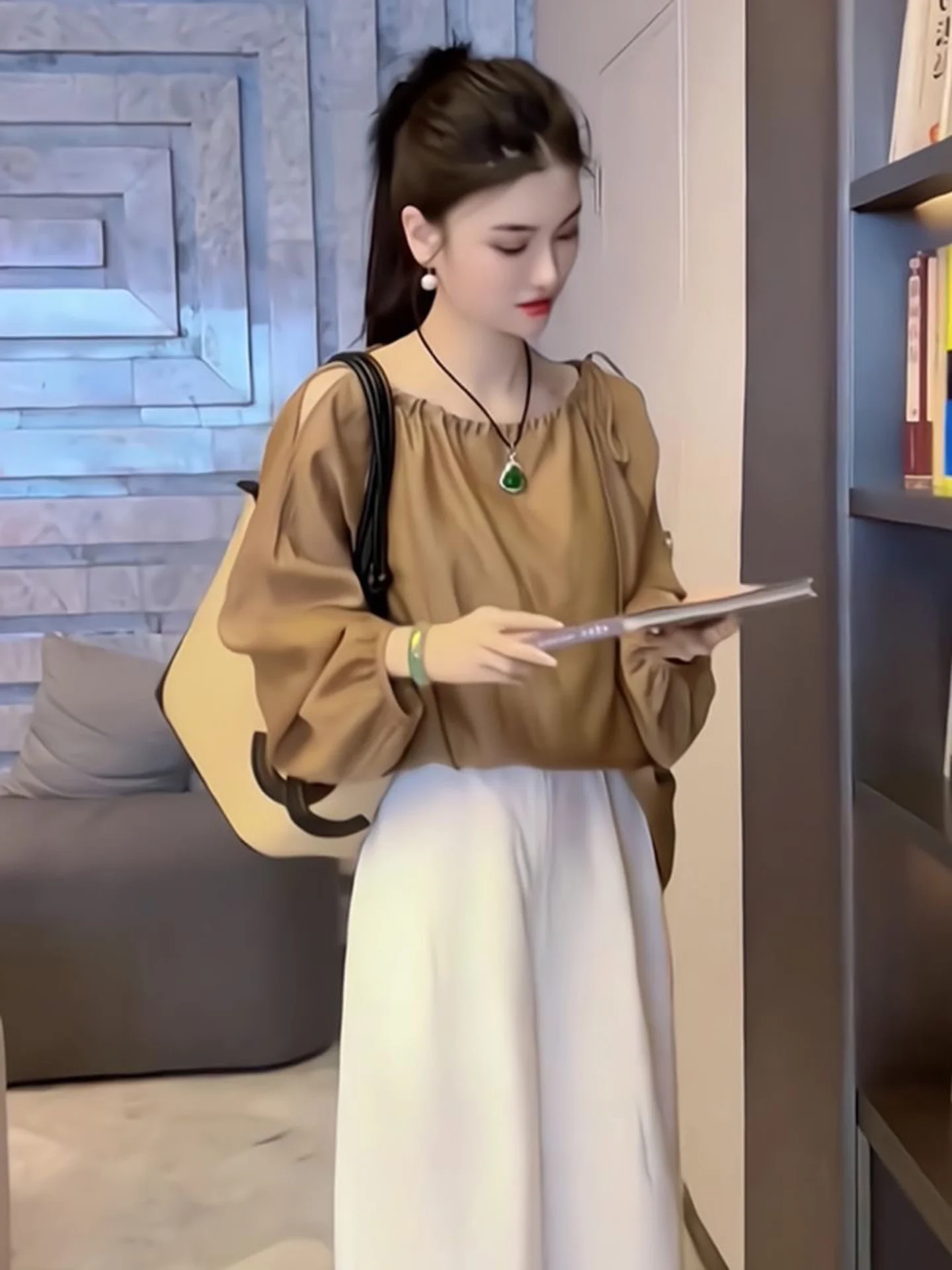Fashionable Loose Long Sleeve Lantern Sleeve Shirt Women's round Neck Overhead Top Elegant Style New Autumn Collection