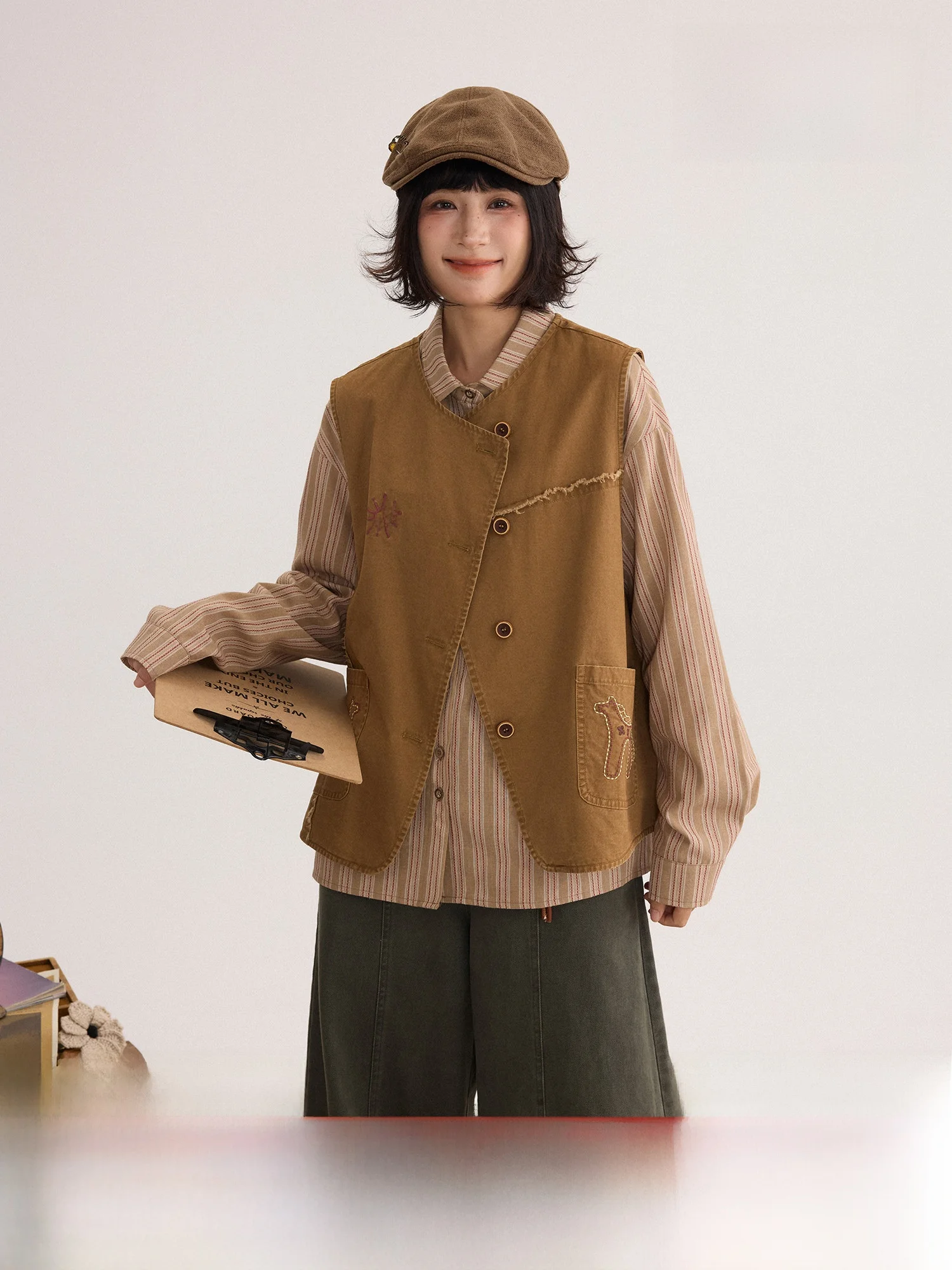 

Ретро-жилет из хлопка с карманами, свободный крой, 100% хлопок, с вышивкой, весенняя мода для молодых женщин, для города и поездок на работу