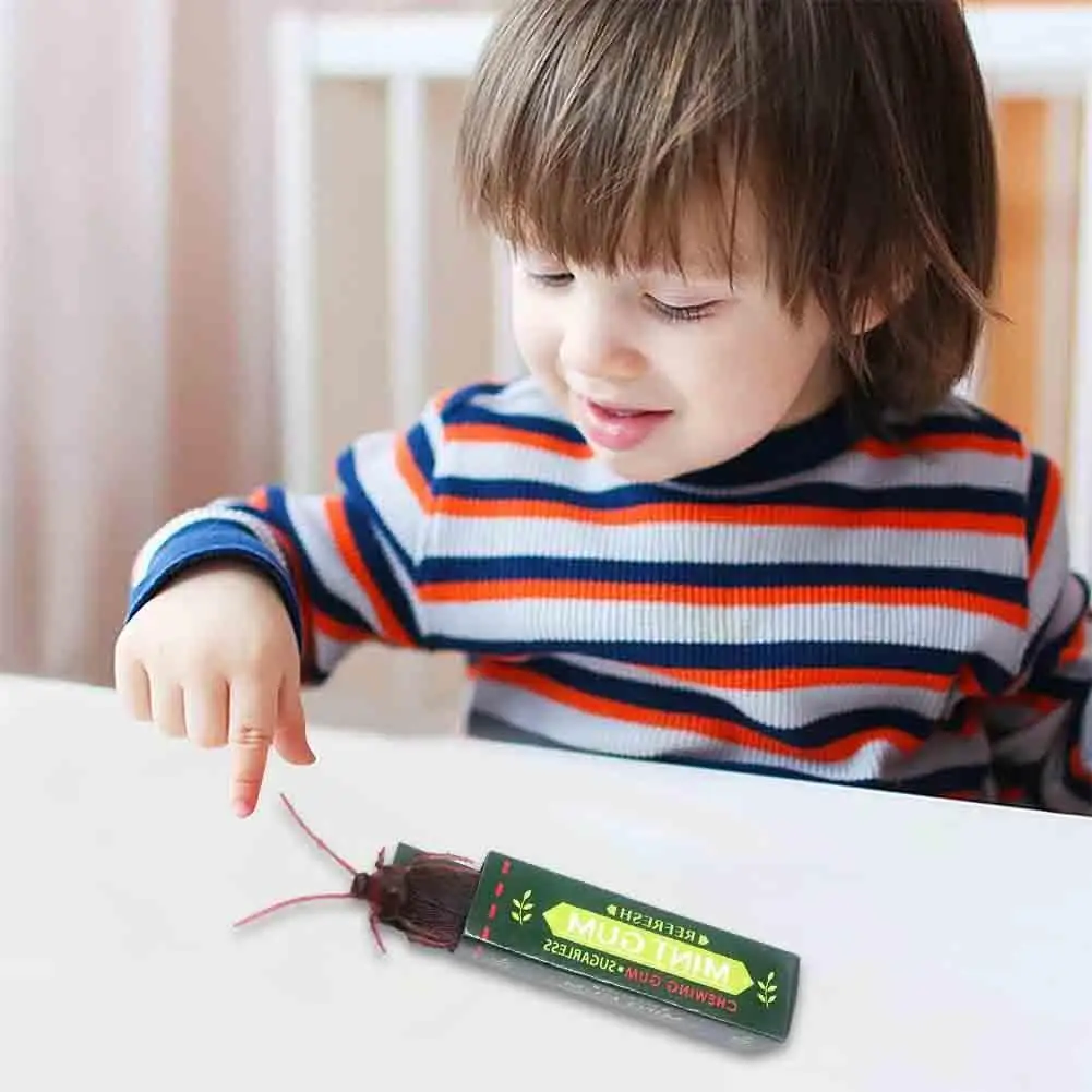 2pcs Simulation Cockroach Chewing Gum Creative Fun Novelty Funny Toy Startled DIY Self-installation Boys April Fool's Day Toys