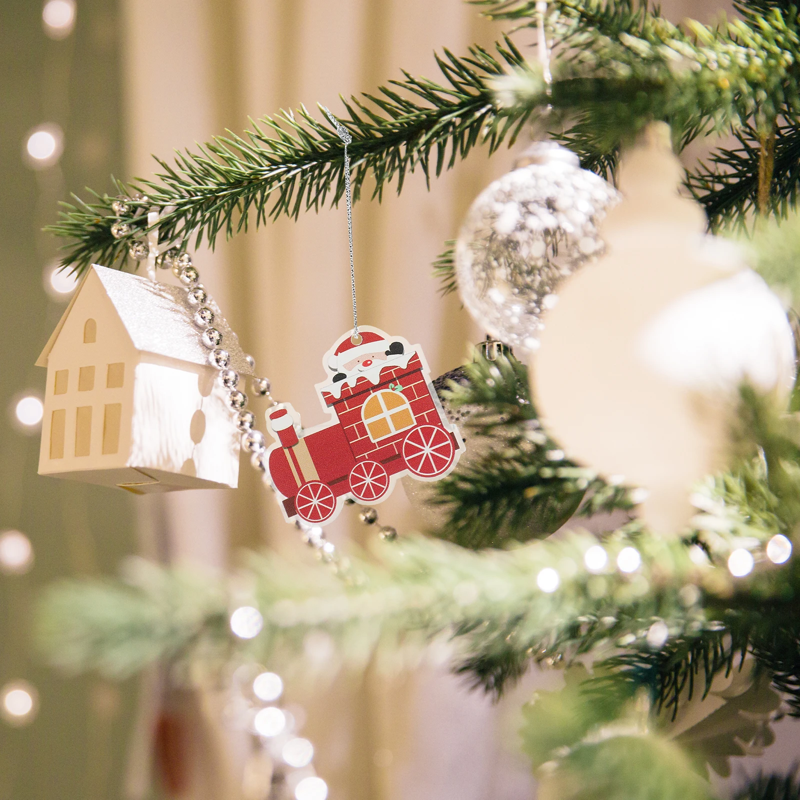 

4Pcs Christmas Tree Hanging Decorations Cute Xmas Deer Gingerbread House Ornaments Hanging Xmas Tree Decor Party Supplies