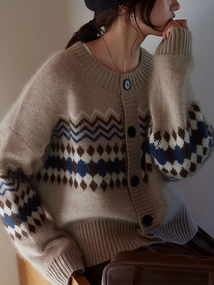 Maglione aderente allentato di Nov Elist per Cardigan in velluto di visone a maniche lunghe con scollo tondo basso Casual primaverile da donna