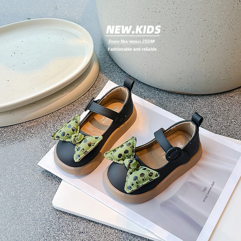 Dziewczęce skórzane buty z antypoślizgową miękką podeszwą Bow Outdoor PU Girls Four Season Casual Leather Shoes Rozmiar 26-36 Sandalias De Mujer