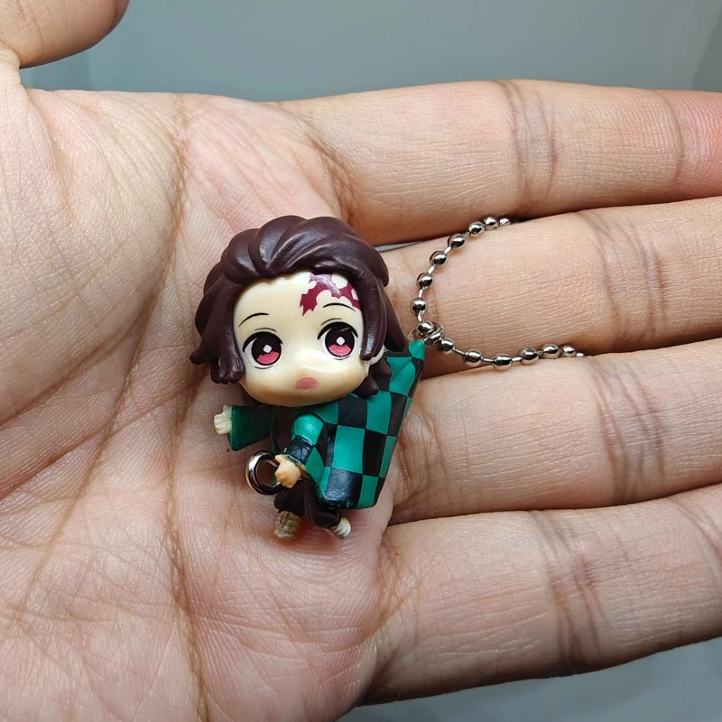 Bulk Bandai Gacha Demon Slayer Kimetsu No Yaiba Grab of Clothes Series Series und Nezuko Actionfiguren mit Anhängehämmen