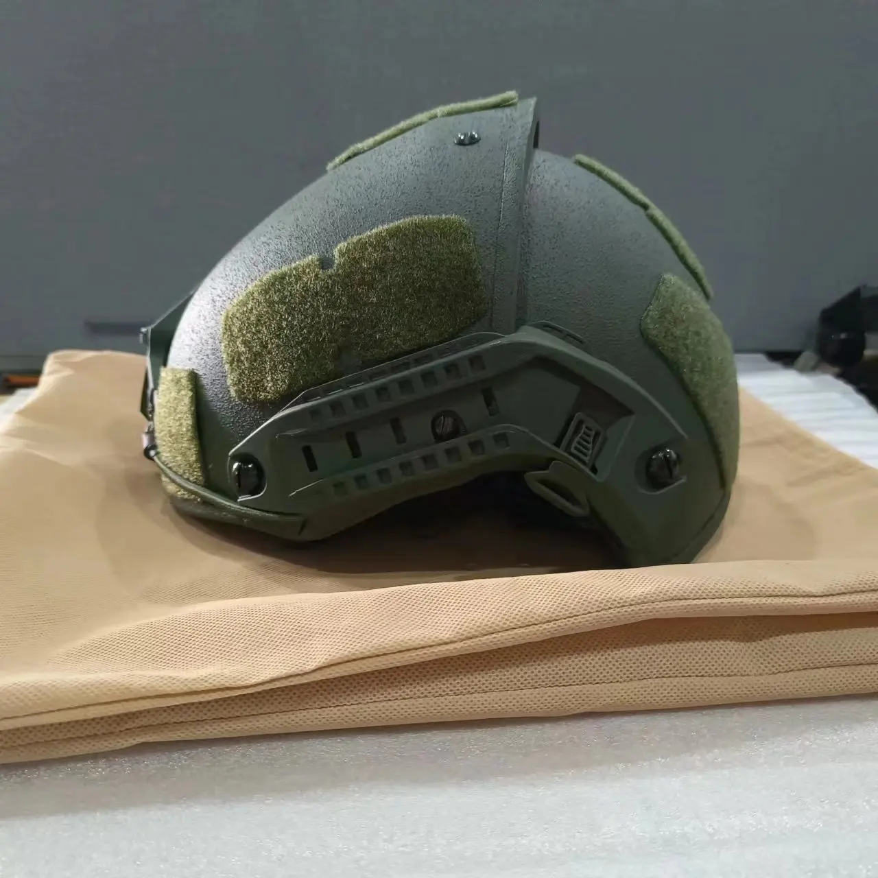 UHMWPE Воздушная рама AF Пуленепробиваемый шлем Тактический баллистический шлем Защитный шлем Обычный 7-подушечный подвесной шлем Система NIJ IIIA UHMWPE Воздушная рама AF Пуленепробиваемый шлем Тактический баллистический шлем Защитный шлем Обычный 7-подушечный подвесной шлем Система NIJ IIIA