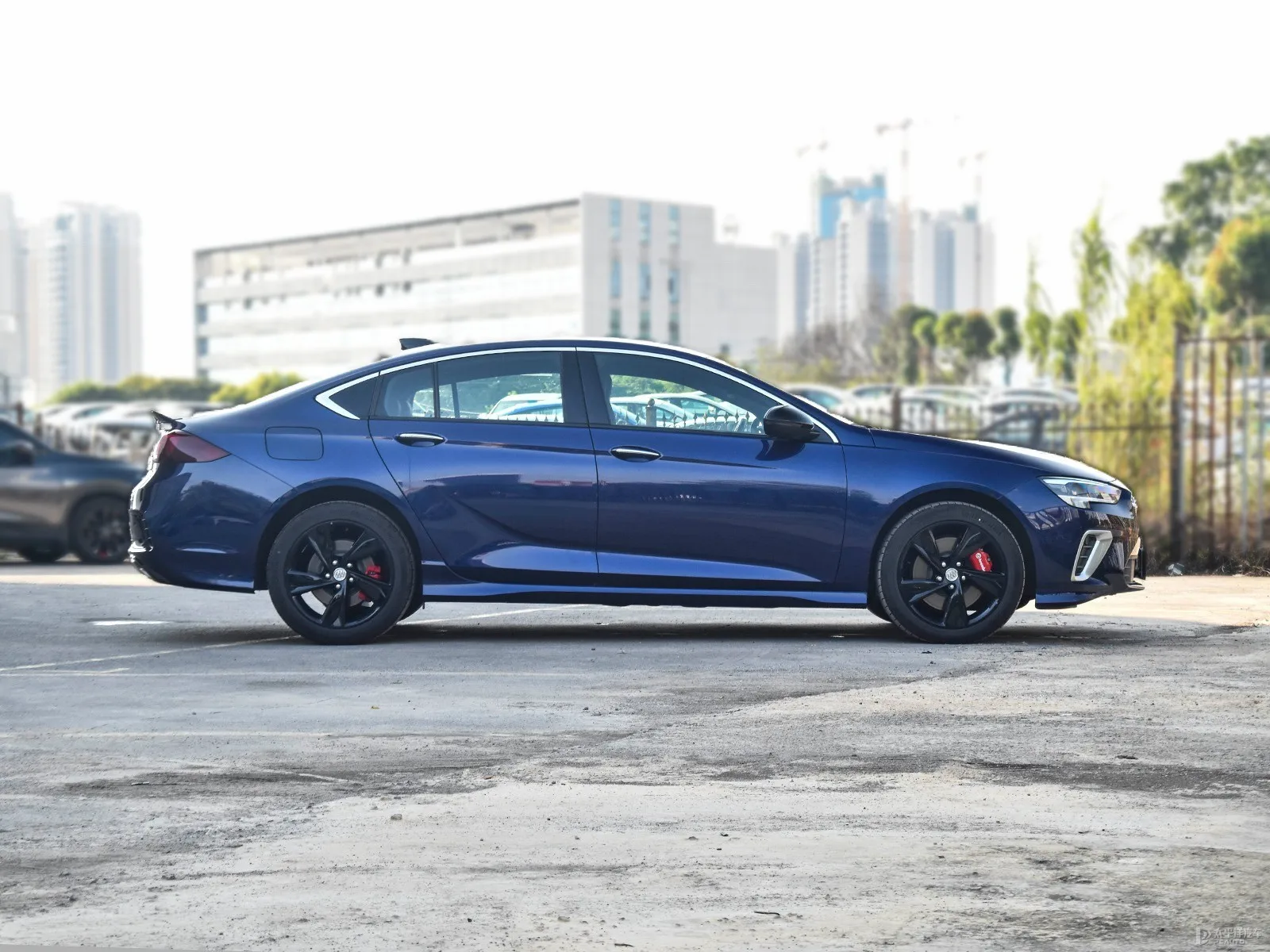 

Для Mitsubishi Outlander 2016-2020 2018 2.4L: Черная защитная пластина под двигатель, брызговик, защита от грязи, накладка на крыло