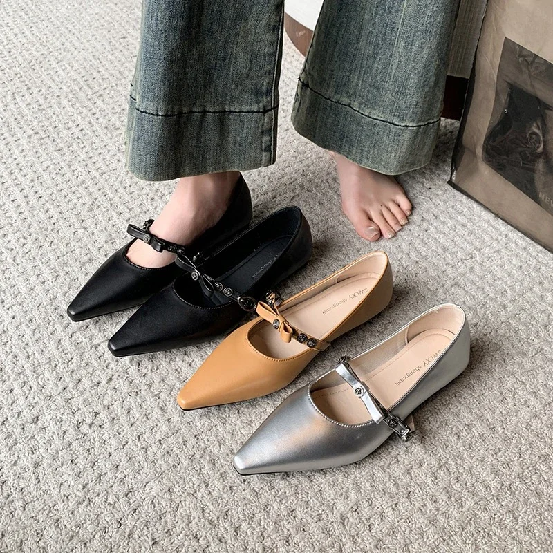 

Французские одинарные туфли, женские туфли 2021, европейская станция, новые удобные туфли на плоской подошве с металлическим бантом и острым носком