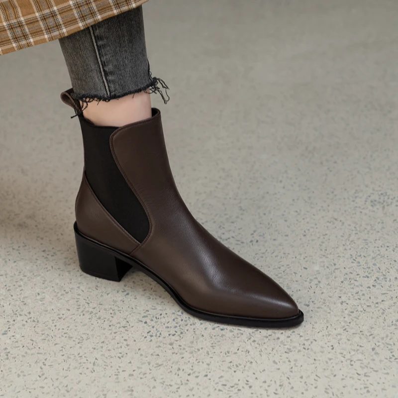 

Женские ботильоны из натуральной кожи, с острым носком, на высоком каблуке