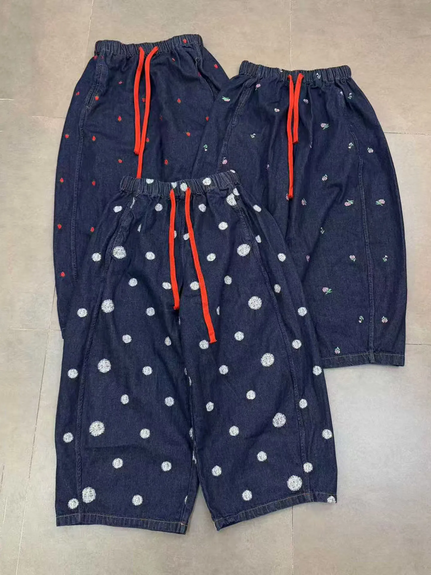 

Весна 2026: Женские джинсовые брюки с вышивкой, на шнурке, повседневные, из хлопка, с высокой талией, широкие штанины, контрастные цвета, винтажный стиль