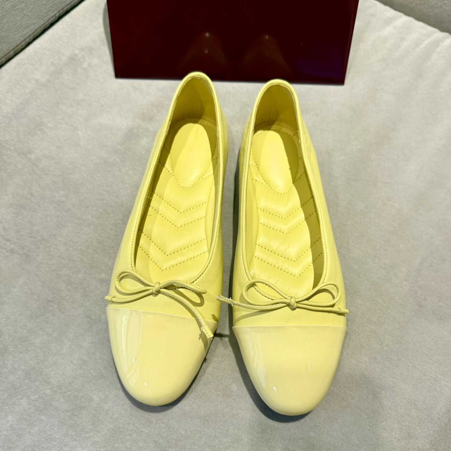 

Spring 2026 Hot New Arrivals Women's Glossy Leather Flats Bow-Adorned Quilted Ballet Flats Comfortable Round-Toe Casual Shoes