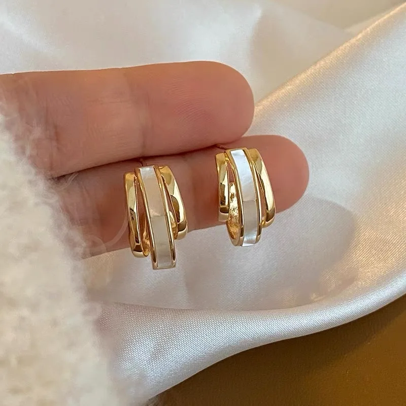 Lry French-Style Minimalist Oil Drop Earrings, High-End, Small and Elegant Studs, Exquisite and Versatile, Fashionable and Ear Accessories