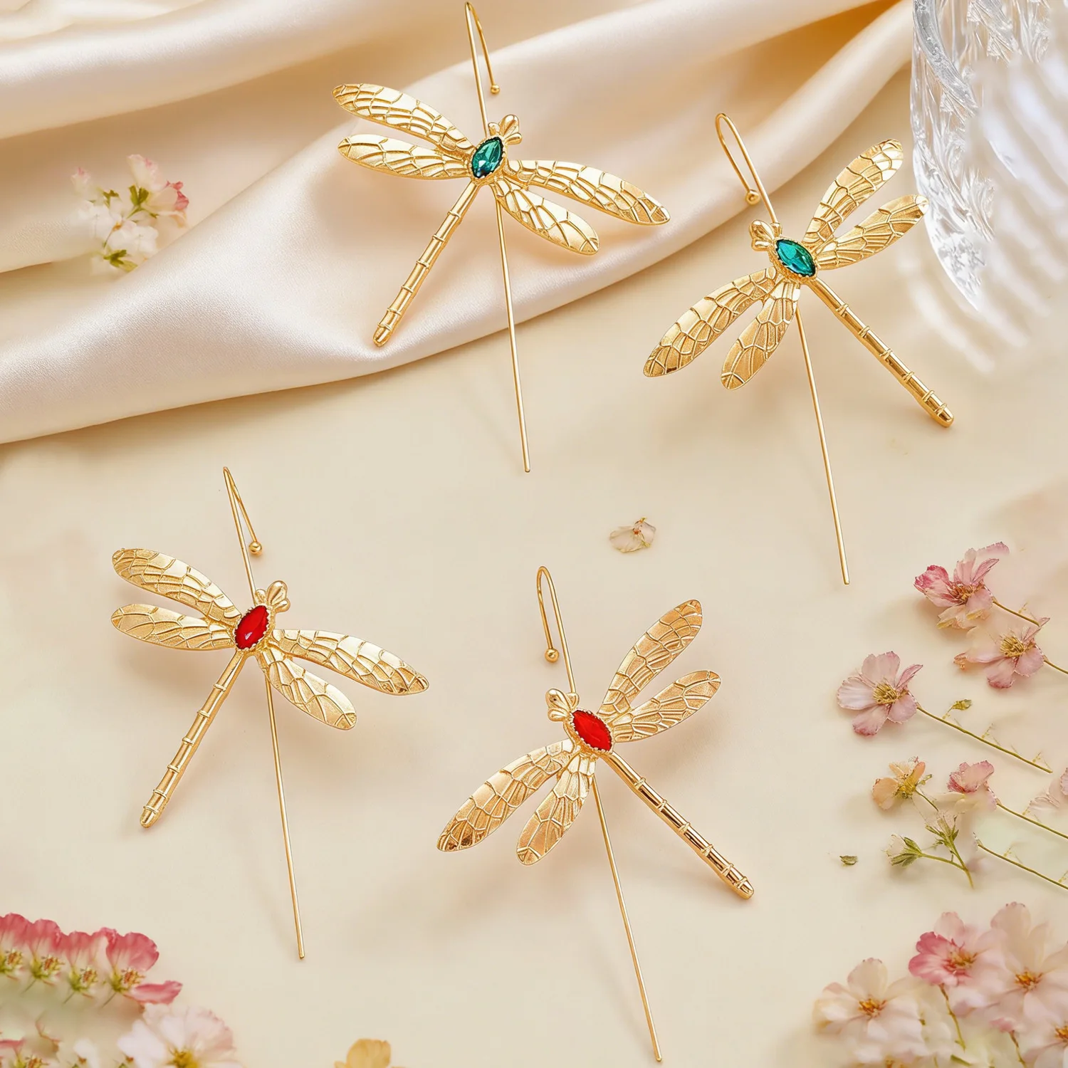 

Unique Design Dragonfly Ear Cuffs Earrings Vintage Metal Insect Ear Hooks Trendy Ear Jewelry