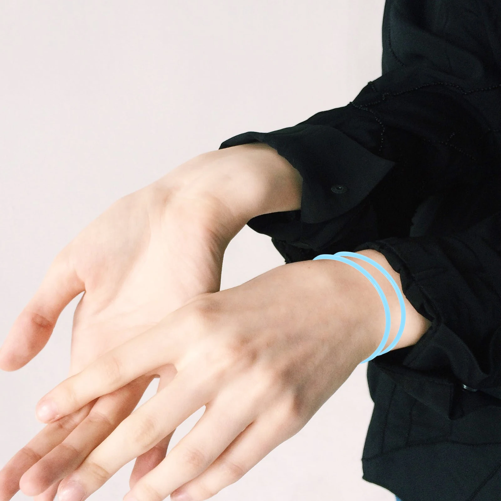 

30pcs Silicone Bands Hair Tie Fine Rubber Bracelet Glow In Dark Stylish Multi Use Soft Durable Accessory For Women