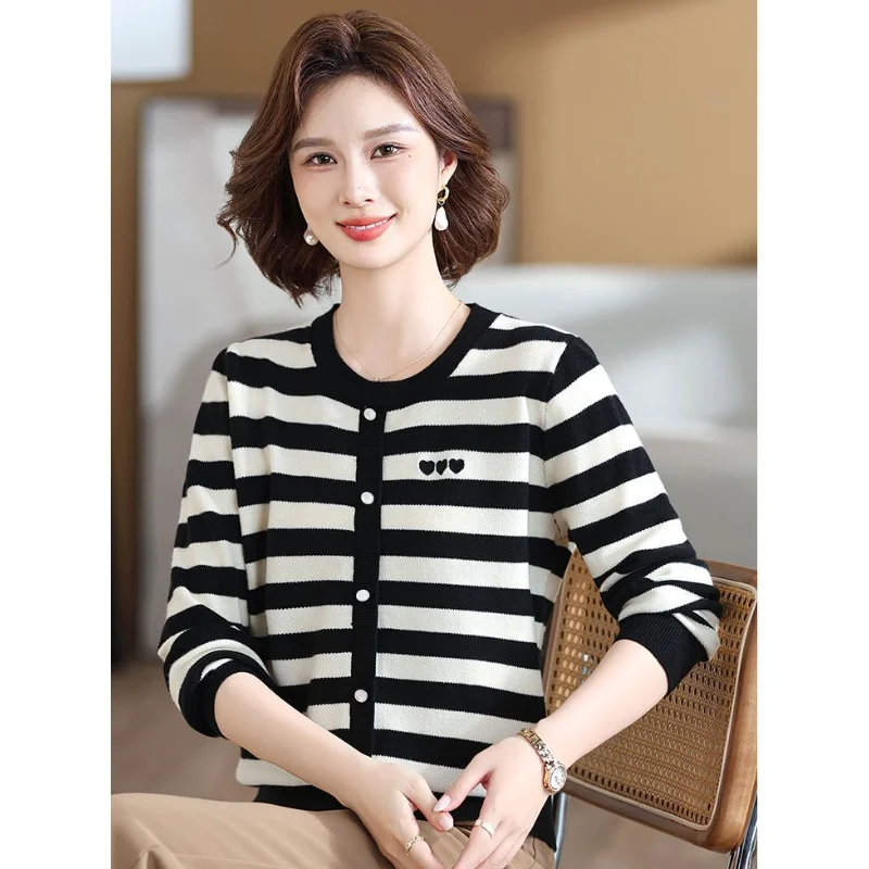 

Осень 2024, новые универсальные полосатые топы, женские модные свитера с длинными рукавами, трикотажные рубашки