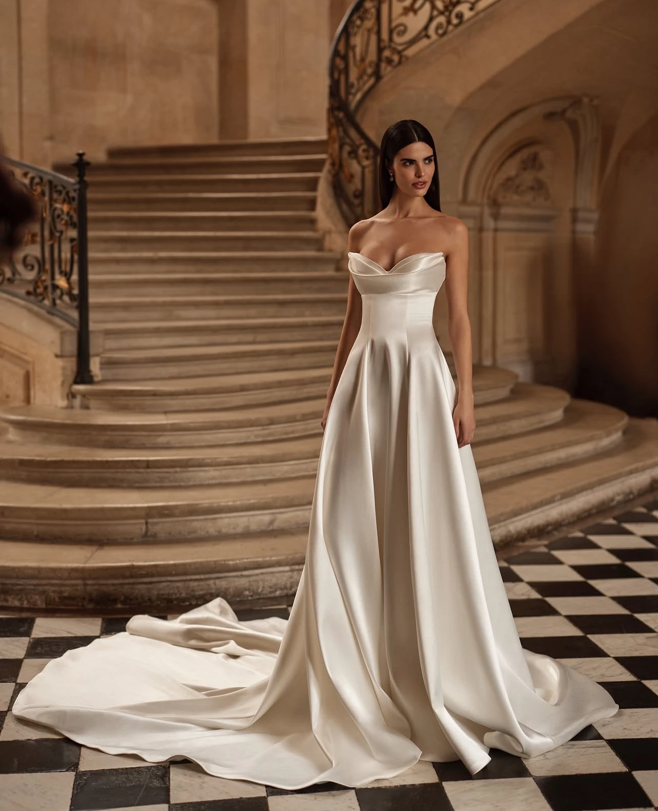 Aangepaste Trouwjurken Vrouw Een Lijn Sexy Sweetheart Mouwloze Backless Bruid Jurken Elegant Satijn Vestido de novia 2025