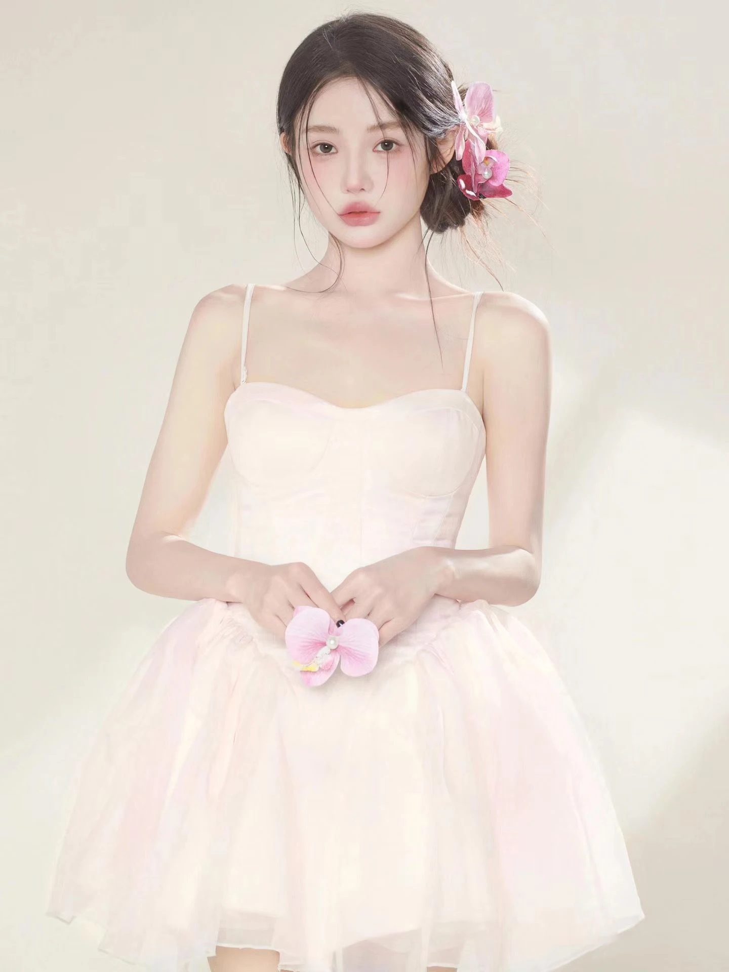 

Summer New Light Oxygen Korean Style Pure Desire Girl Orchid Portrait Dress Photography Studio Art Photo