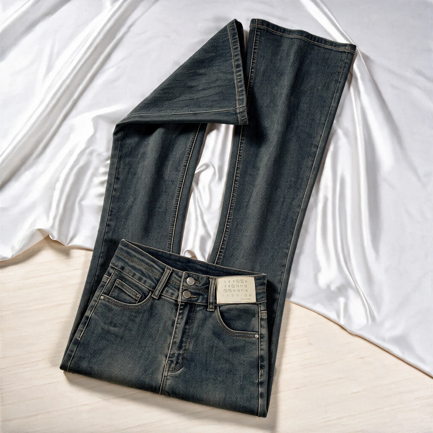 Fall 2026 Women's Light Blue American Style Bell Bottom Jeans High Waist Cotton Stretch Denim Wear Resistant Straight Leg Tro...