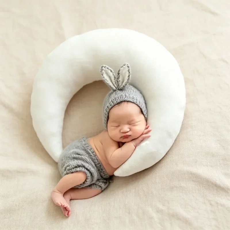 Baby Moon Shape Pillow Shooting Prop Coordinate Newborn Garments For One Month Hundred Days Infant Studio Photography Accessory