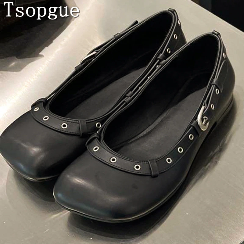 

Women New Square Toe Rivets Single Shoes Brand Design Shallow Soft Sole Flats Comfortable Casual Outdoor Walking Shoes