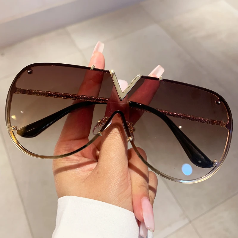 KAMMPT Oval Sunglasses for Women Fashion Vintage Oversize Frame with Mental legs Trendy Brand Designer UV400 Outdoor Eyewear