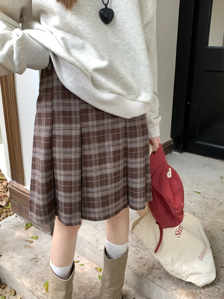 

2Colors Women Plaid Skirts Autumn 2024 Korean Vintage Style High Waist A Line Mini Pleated Skirts Female Clothes(X3503