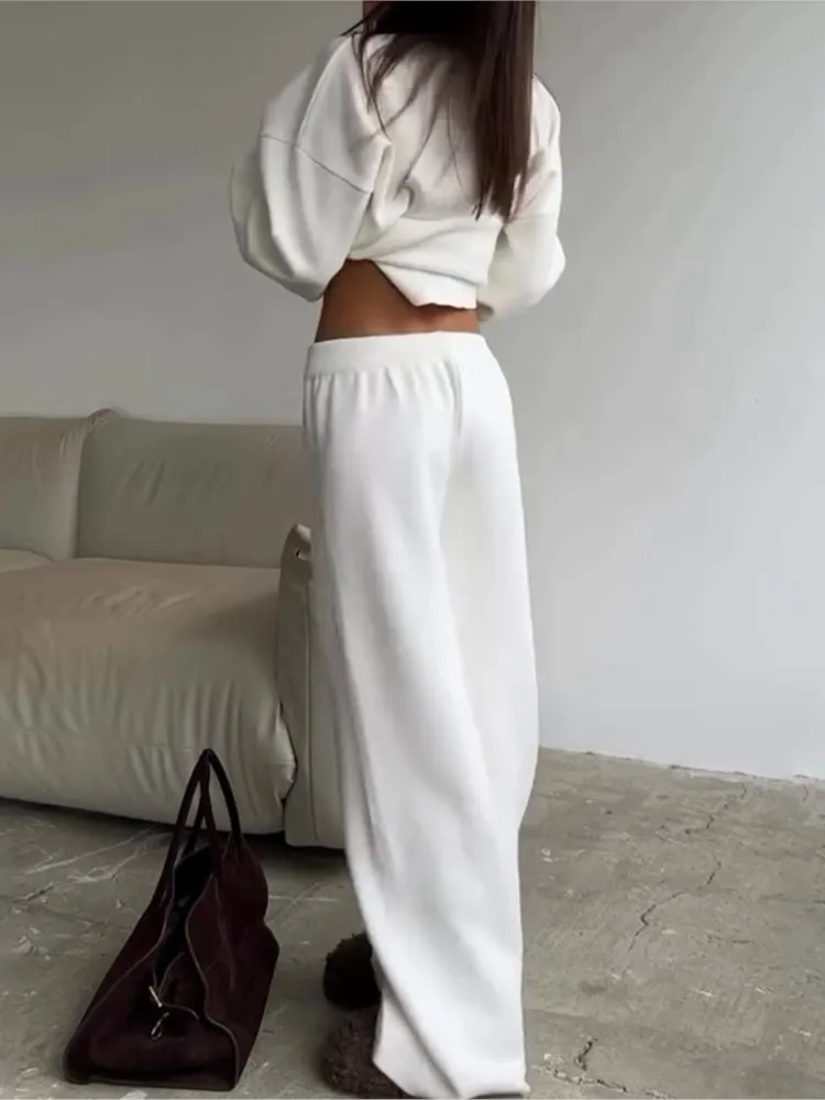 Set da due pezzi lavorato a maglia da donna Moda O-Collo Pullover a maniche lunghe Pantaloni lunghi Abito ampio femminile Autunno Inverno Lady Office Outfit