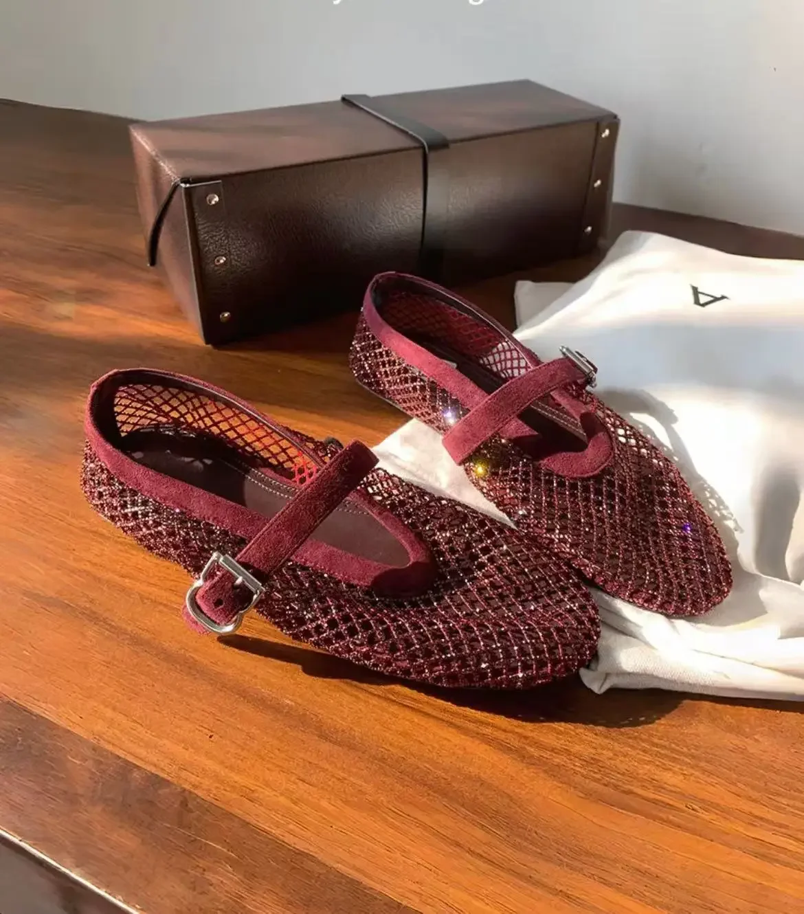 2026 Neues Modell~ Netzstoff Strass Ballerinas Mary Jane Damenschuhe mit Ausgehöhltem Riemen – Detail 15
