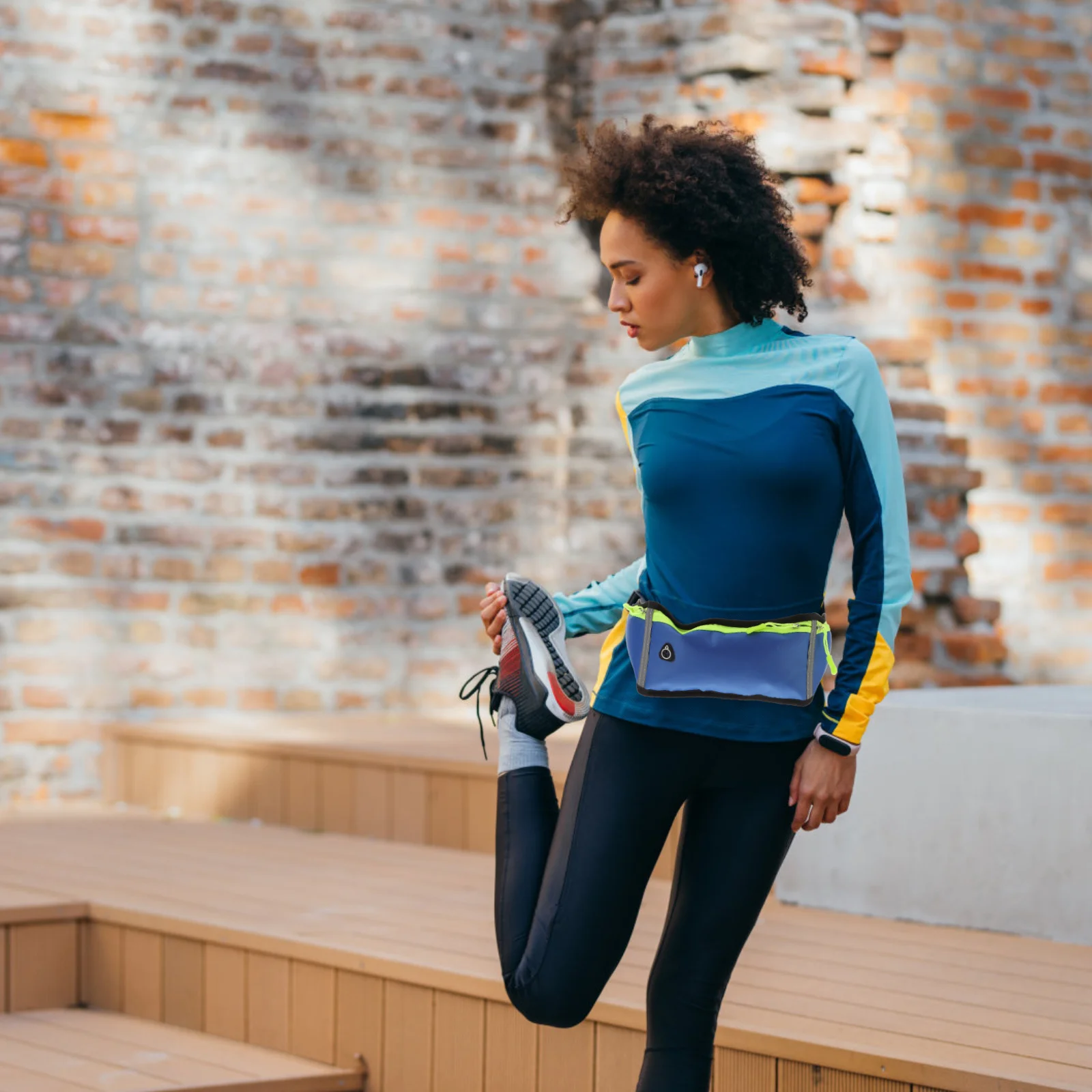 حقيبة خصر رفيعة للجري قابلة للتنفس، حقيبة رياضية عاكسة قابلة للتعديل ومقاومة للماء للسفر في الهواء الطلق #1