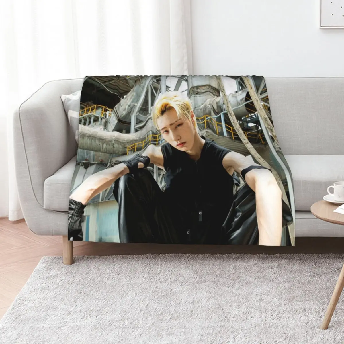 ATEEZ SAN THE WORLD EP.1 : MOVEMENT GUERRILLA Throw Blanket Furry Bed manga Stuffeds Warm Blankets
