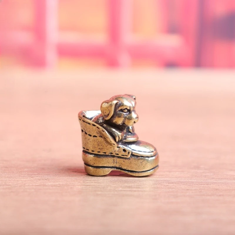 1 PC Cute Cartoon Solid Brass Frozen Dog In Shoe Figurine Creative Home Desk Tea Pet Copper Craft Ornament Unique Birthday Gift