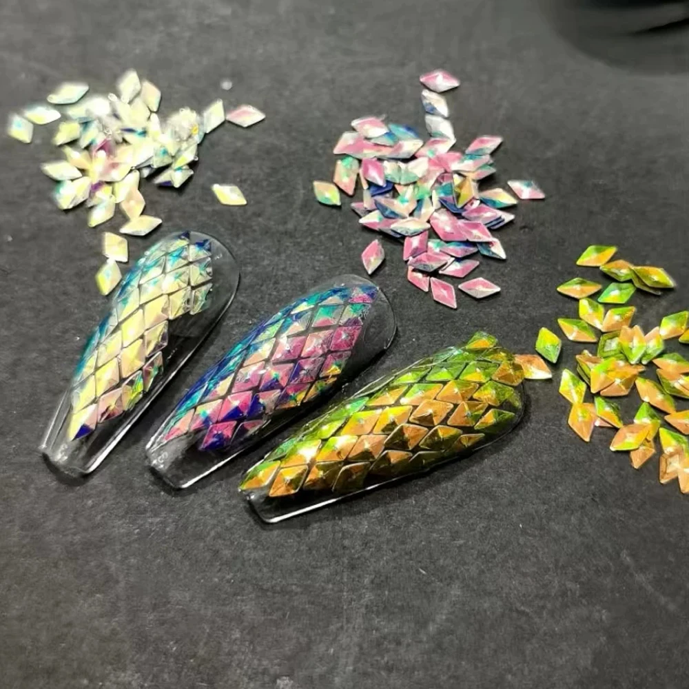 เกล็ดเล็บเลเซอร์รูปทรงข้าวหลามตัด 6 สี กลิตเตอร์ 3 มิติ ลายเกล็ดมังกร ออโรร่า ประกายโฮโลแกรม ตกแต่งเล็บแบบกระจก