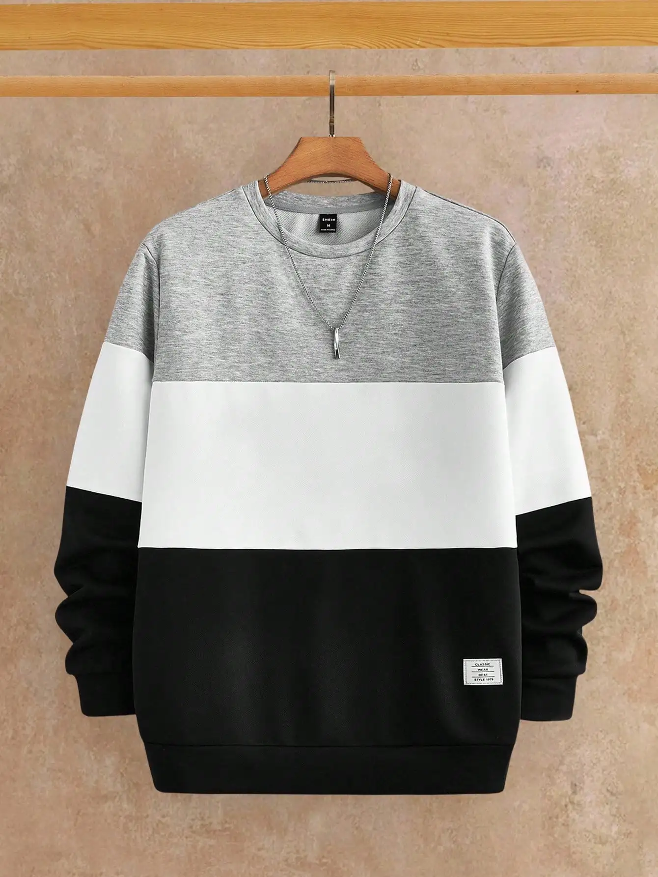 

Мужской свитшот с круглым вырезом и длинными рукавами в стиле колорблок для осени и зимы