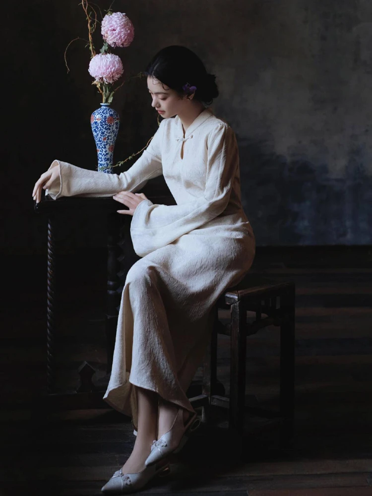 

New 2026 Chinese Style Photography Studio Artistic Portrait Clothing Retro Oriental Aesthetic Zen Atmosphere Feel