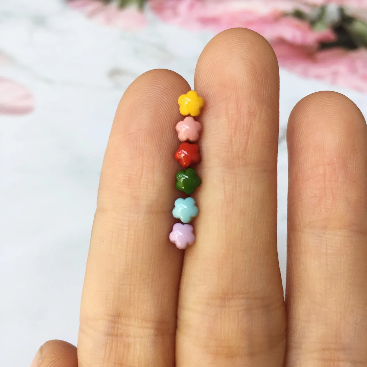 20 sztuk 4mm Mini guziki dla majsterkowiczów ręcznie robione ubranka dla lalki skórzana klamra pasa dla 1/12 1/6 lalki DIY szycie