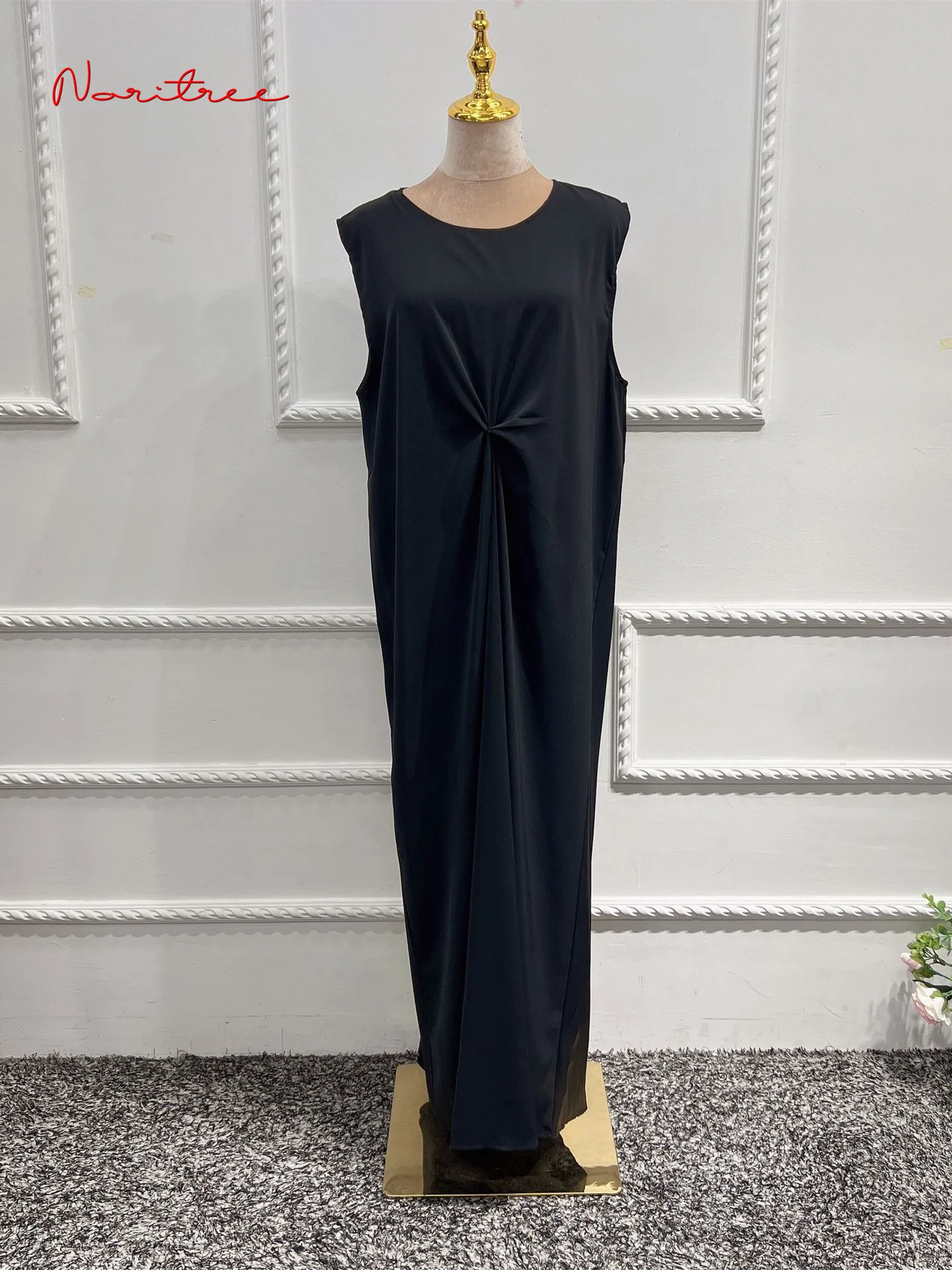 Hot Sale Pleated Muslim Dress Elegant Pure Color Long inside Islamic Abayas Women Modest Wear Clothing EID Robes WY871