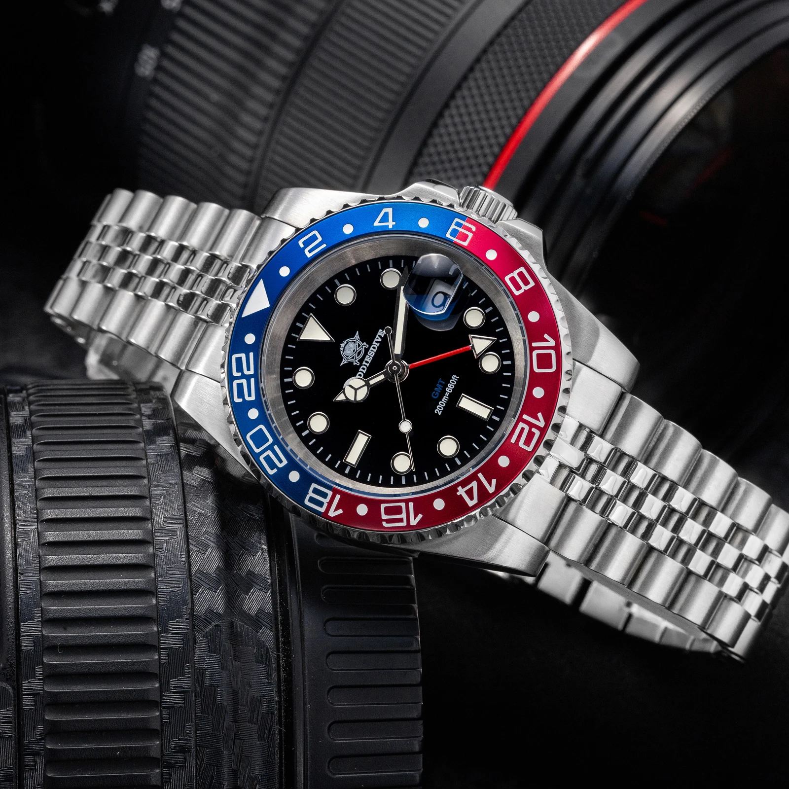

ADDIESDIVE Fashion GMT Watch for Men Super Luminous AD2050 Wristwatches Luxury Luminous 20Bar Diving Stainless Steel Man Watches