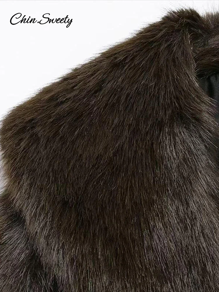 Рисунок 4 - Роскошные женские пальто с лацканами