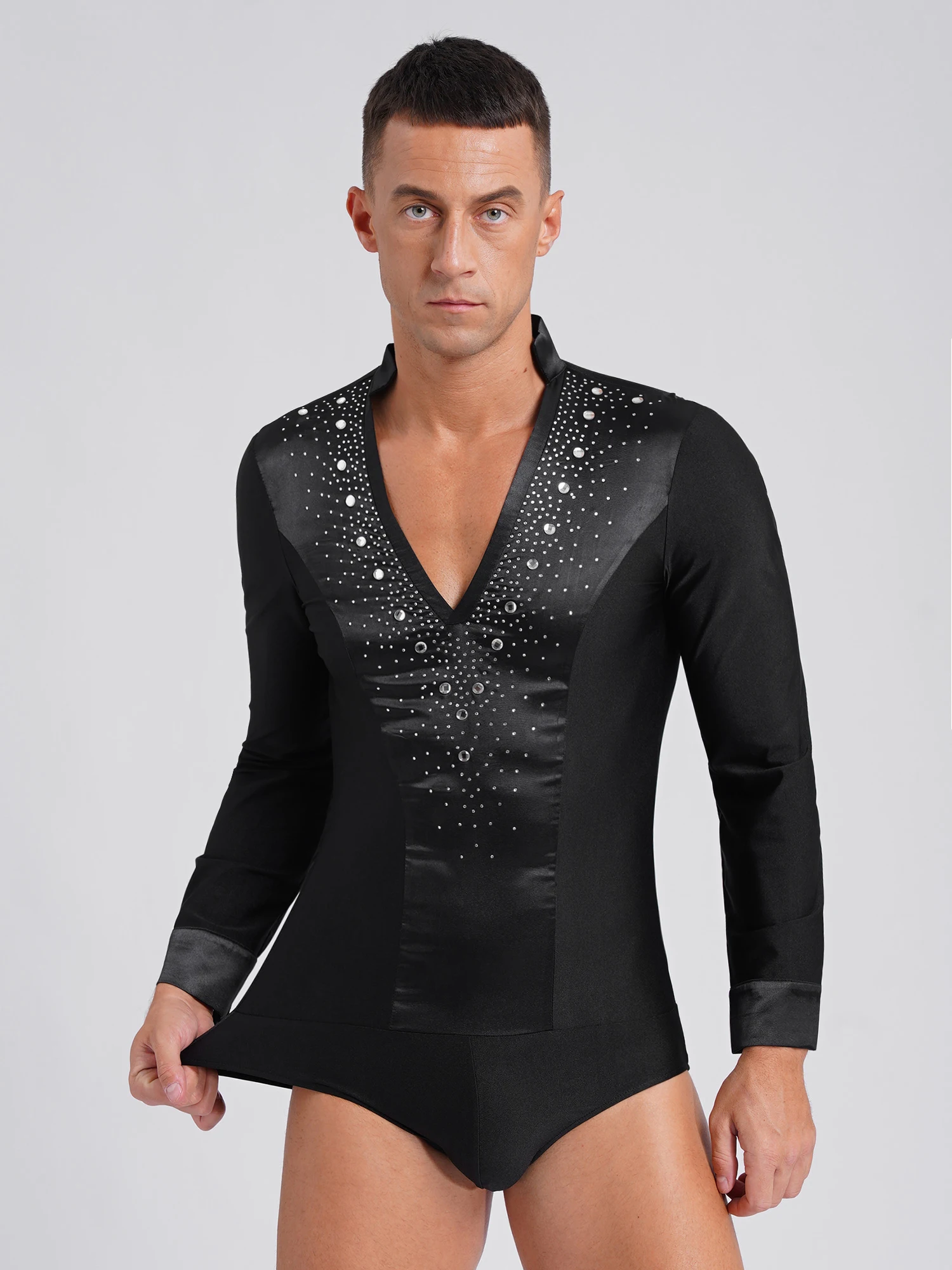 بدلة رقص للرجال مكونة من قطعتين لملابس السالسا التانغو اللاتينية على الجليد ملابس أداء مرقعة برقبة على شكل حرف v مع بنطال متوهج بشراشيب